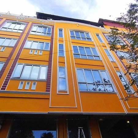 Chaplin Hotel Pondicherry Bagian luar foto