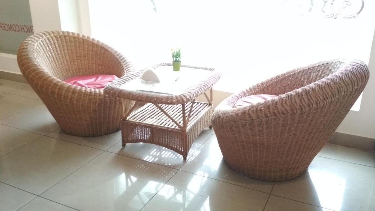 Chaplin Hotel Pondicherry Bagian luar foto