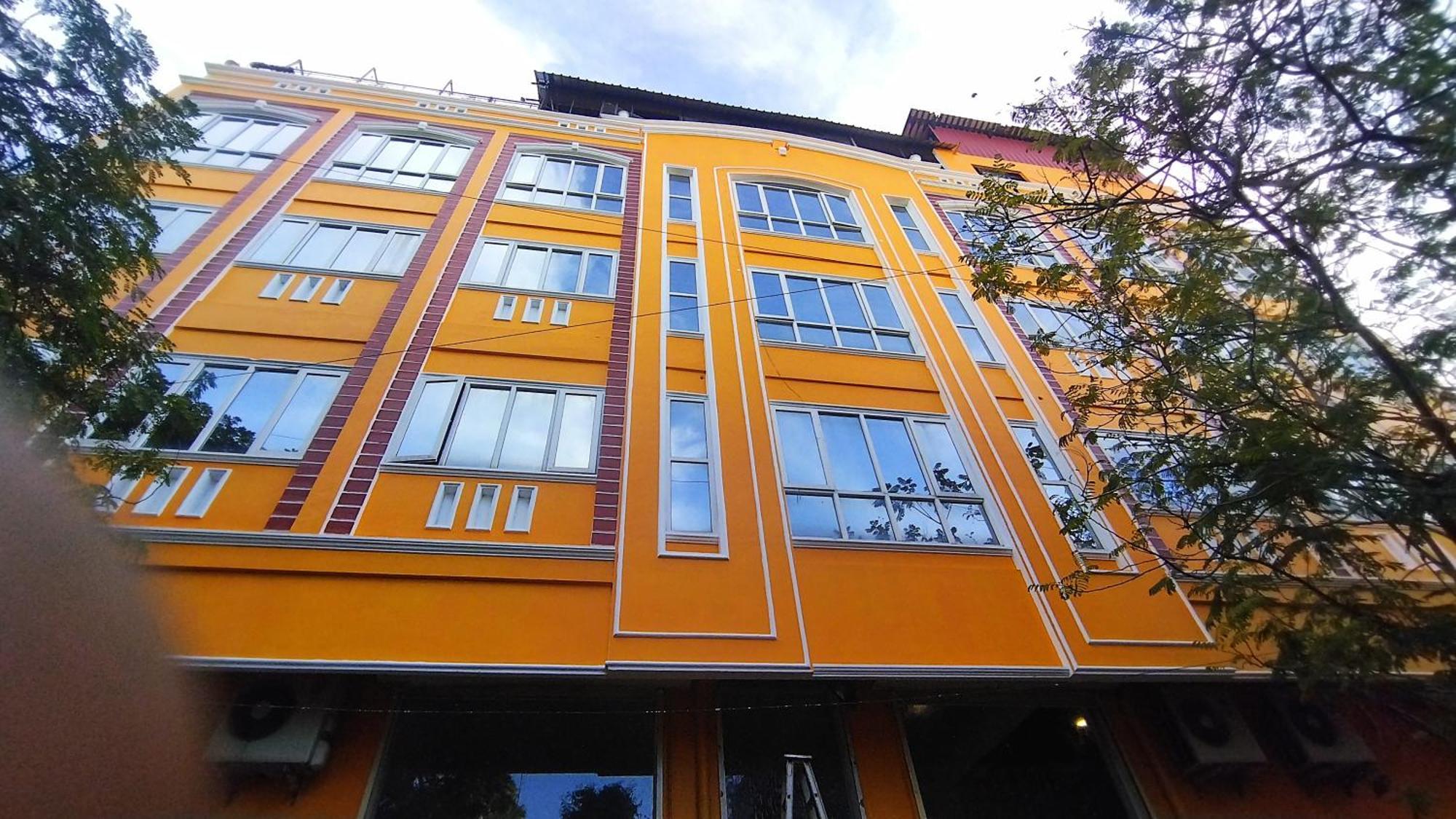 Chaplin Hotel Pondicherry Bagian luar foto