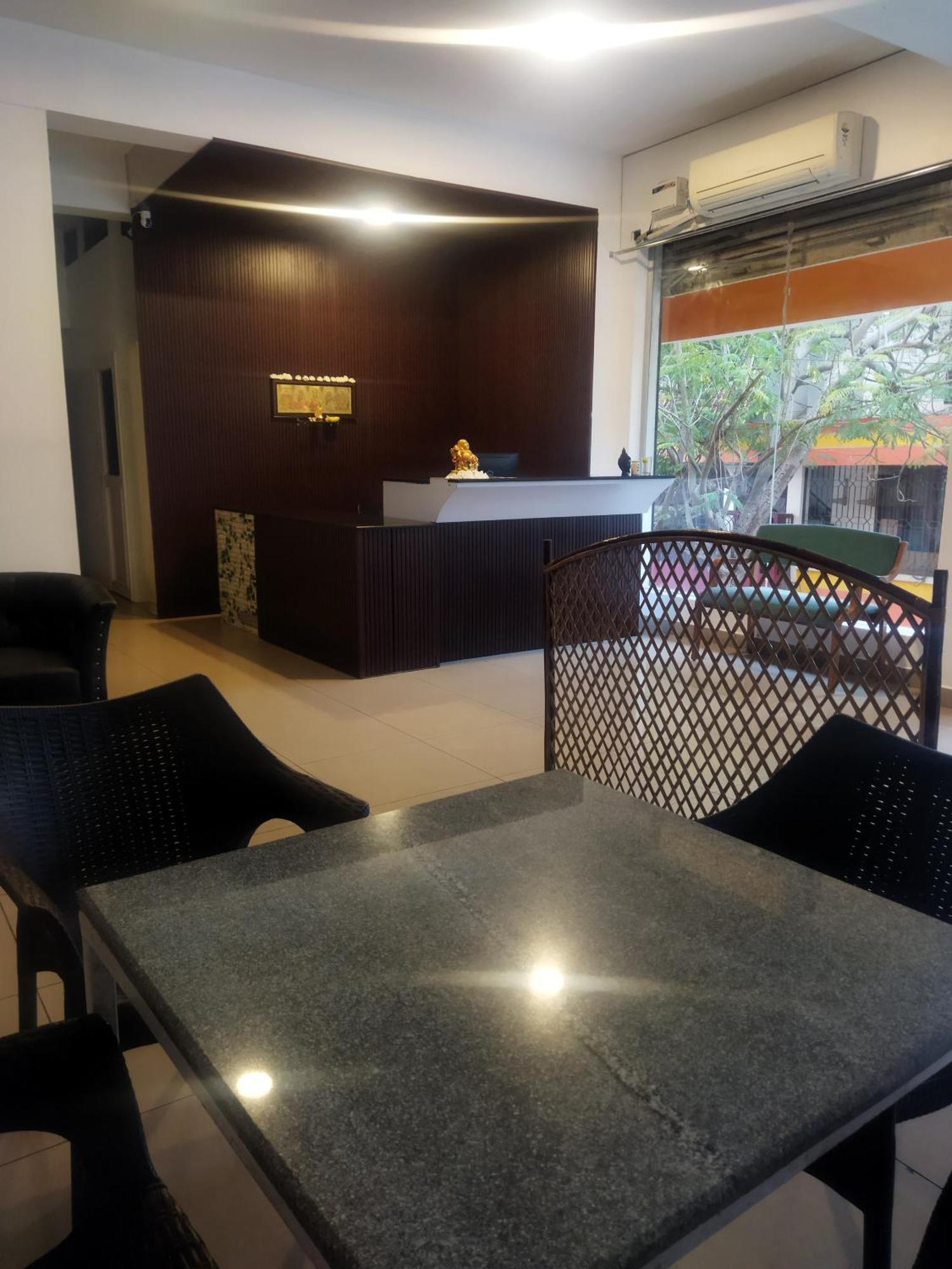 Chaplin Hotel Pondicherry Bagian luar foto