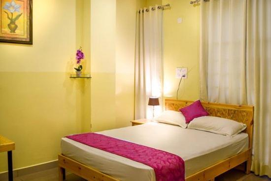 Chaplin Hotel Pondicherry Bagian luar foto