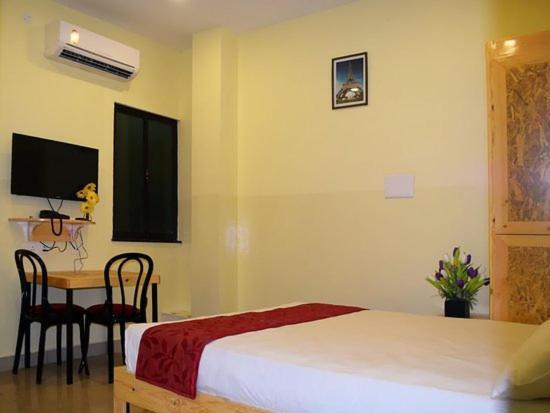 Chaplin Hotel Pondicherry Bagian luar foto