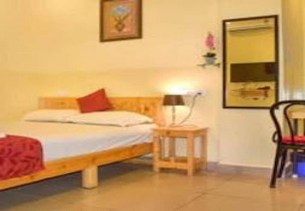 Chaplin Hotel Pondicherry Bagian luar foto